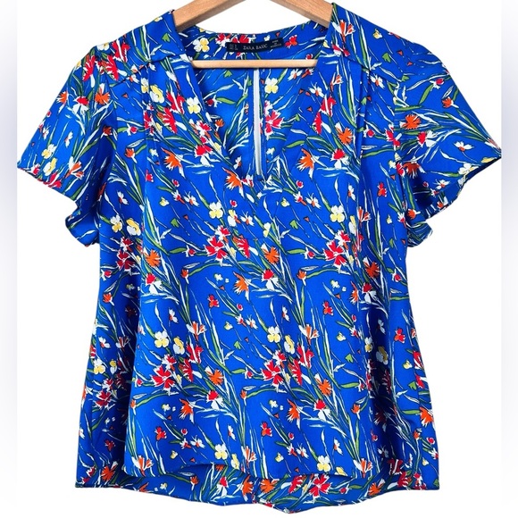 Zara floral vneck blouse, Small, blue, open seamed back, ruffles, flared, Pretty - Picture 1 of 8